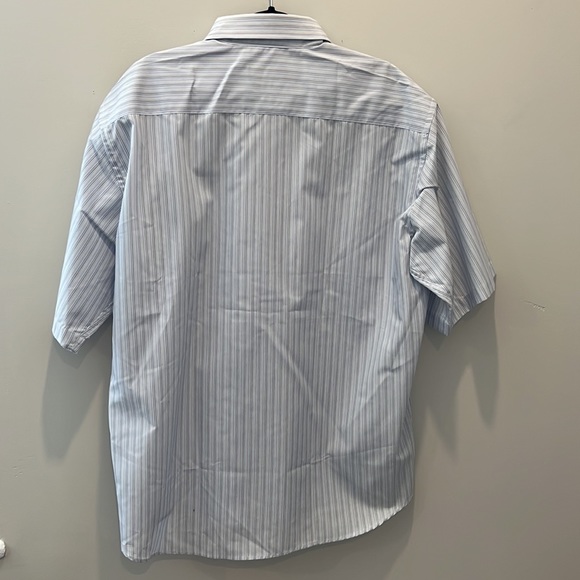 Arrow short sleeve dress shirt, Size 17.5, Light Blue stripe, NWT - Picture 2 of 5
